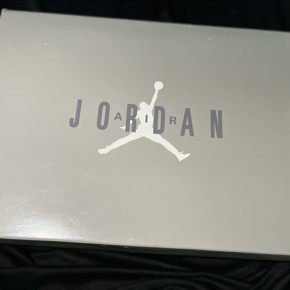 Air Jordan 11 Retro Cool Greys - Picture 6 of 7